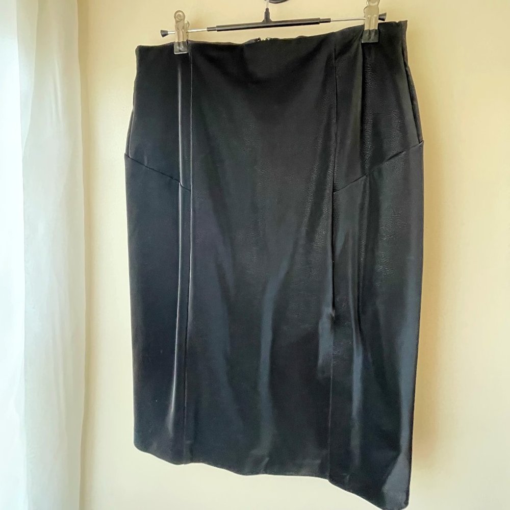Guess Pencil Skirt, Knee-Length, Velvet Black | US Size Large